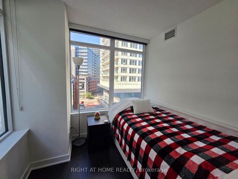 Photo 5 at 602 - 17 Bathurst Street, Waterfront Communities C1, Toronto