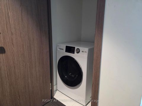 Photo 9 at 602 - 17 Bathurst Street, Waterfront Communities C1, Toronto