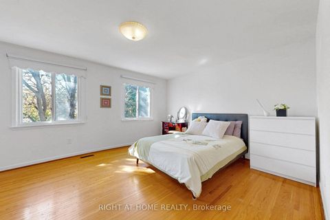 Photo 9 at 77 PEBBLEHILL Square, Agincourt North, Toronto