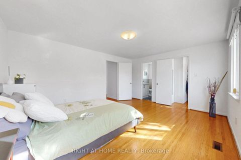 Photo 10 at 77 PEBBLEHILL Square, Agincourt North, Toronto