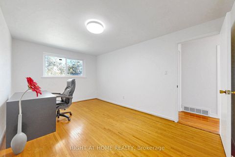 Photo 13 at 77 PEBBLEHILL Square, Agincourt North, Toronto