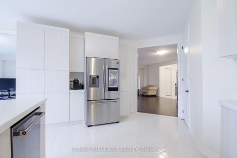 Photo 21 at 4 Cypress Point Street, Ardagh, Barrie