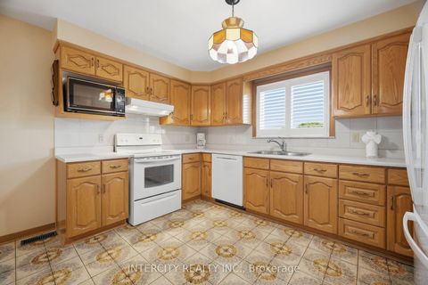 Photo 9 at 146 Jules Avenue, East Woodbridge, Vaughan