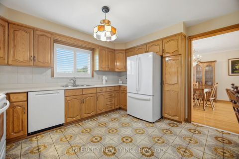 Photo 11 at 146 Jules Avenue, East Woodbridge, Vaughan