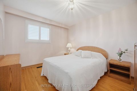 Photo 25 at 146 Jules Avenue, East Woodbridge, Vaughan
