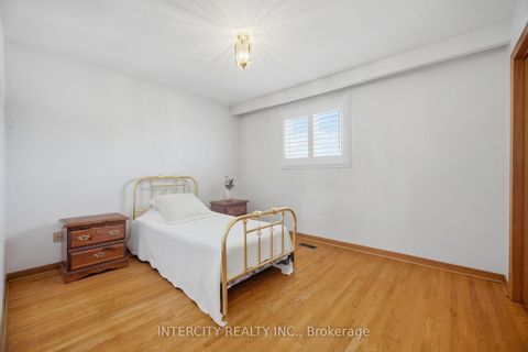 Photo 26 at 146 Jules Avenue, East Woodbridge, Vaughan