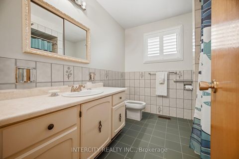 Photo 28 at 146 Jules Avenue, East Woodbridge, Vaughan