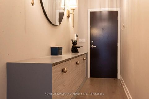 Photo 2 at 535 - 112 George Street, Moss Park, Toronto