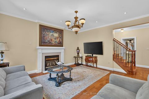 Photo 11 at 106 Wood Rim Drive, Oak Ridges Lake Wilcox, Richmond Hill