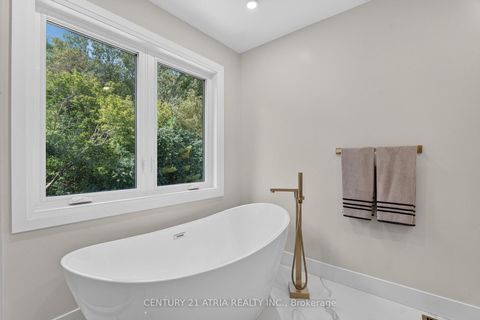 Photo 22 at 106 Wood Rim Drive, Oak Ridges Lake Wilcox, Richmond Hill