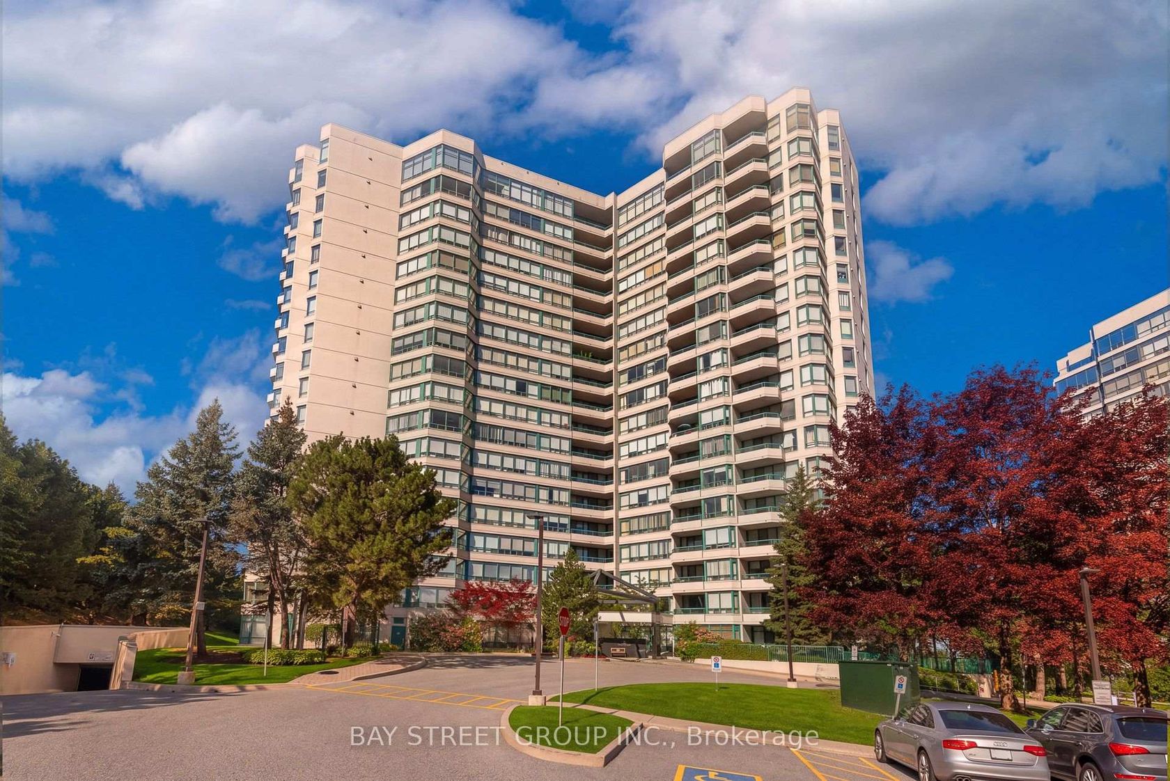 506 - 7250 Yonge Street, Yorkhill, Vaughan photo number 2