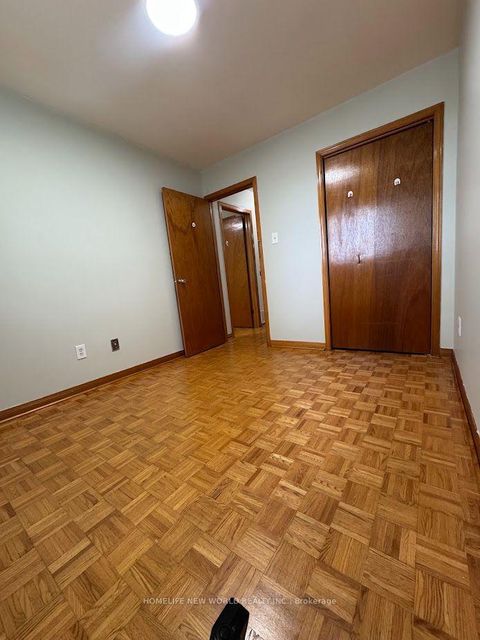 Photo 14 at 6 Privet Road, CFB, Toronto