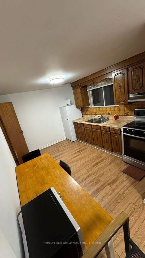 Photo 25 at 6 Privet Road, CFB, Toronto