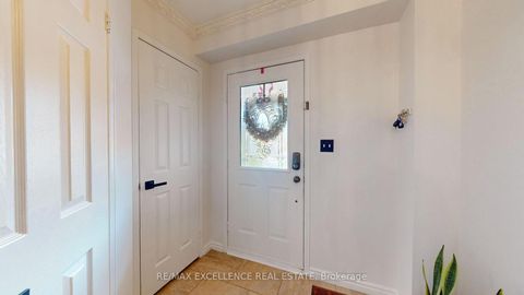 Photo 3 at 12 Prado Court, Belgravia, Toronto
