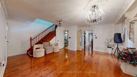 Photo 6 at 12 Prado Court, Belgravia, Toronto
