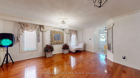 Photo 7 at 12 Prado Court, Belgravia, Toronto