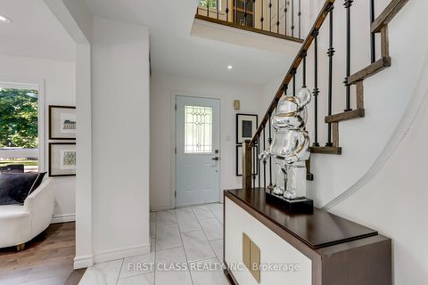 Photo 2 at 27 Alton Towers Circle, Milliken, Toronto
