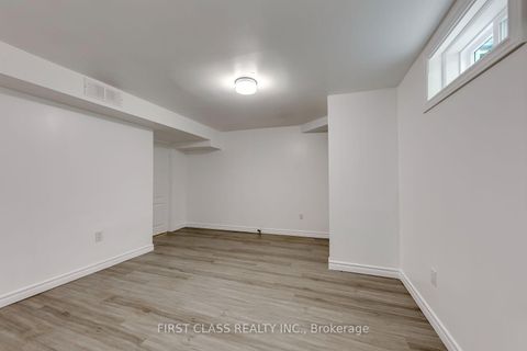 Photo 21 at 27 Alton Towers Circle, Milliken, Toronto