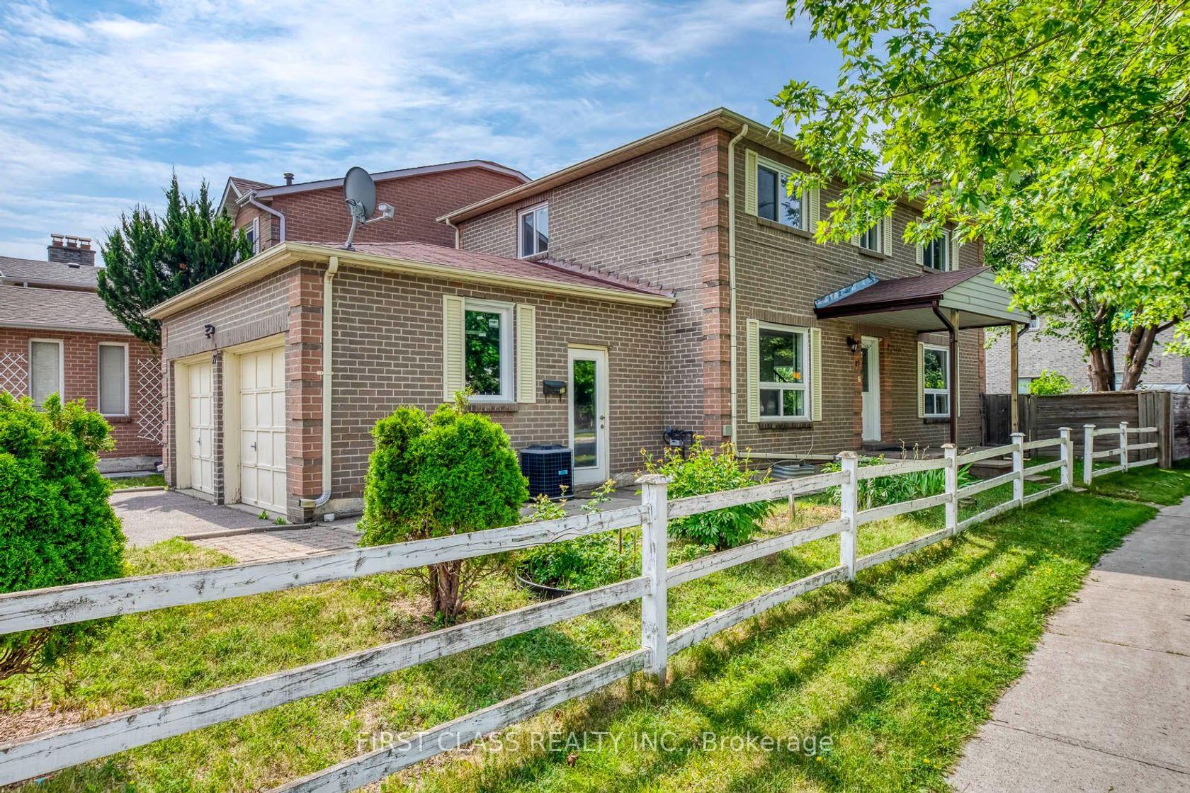 27 Alton Towers Circle, Milliken, Toronto photo 4