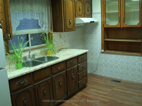 Photo 10 at 283 Ossington Avenue, Bellwoods, Toronto