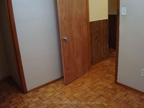 Photo 15 at 283 Ossington Avenue, Bellwoods, Toronto