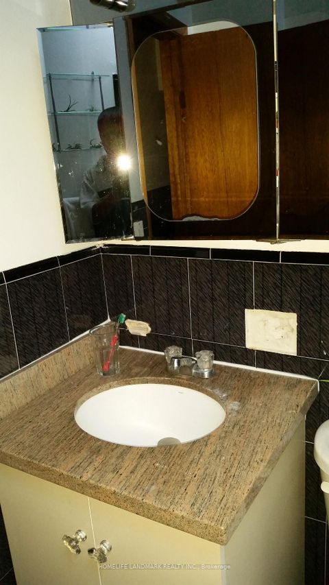 Photo 19 at 283 Ossington Avenue, Bellwoods, Toronto