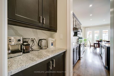 Photo 11 at 43 Mike Boshevski Court, Bayview Northeast, Aurora