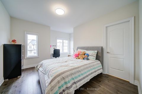 Photo 32 at 43 Mike Boshevski Court, Bayview Northeast, Aurora