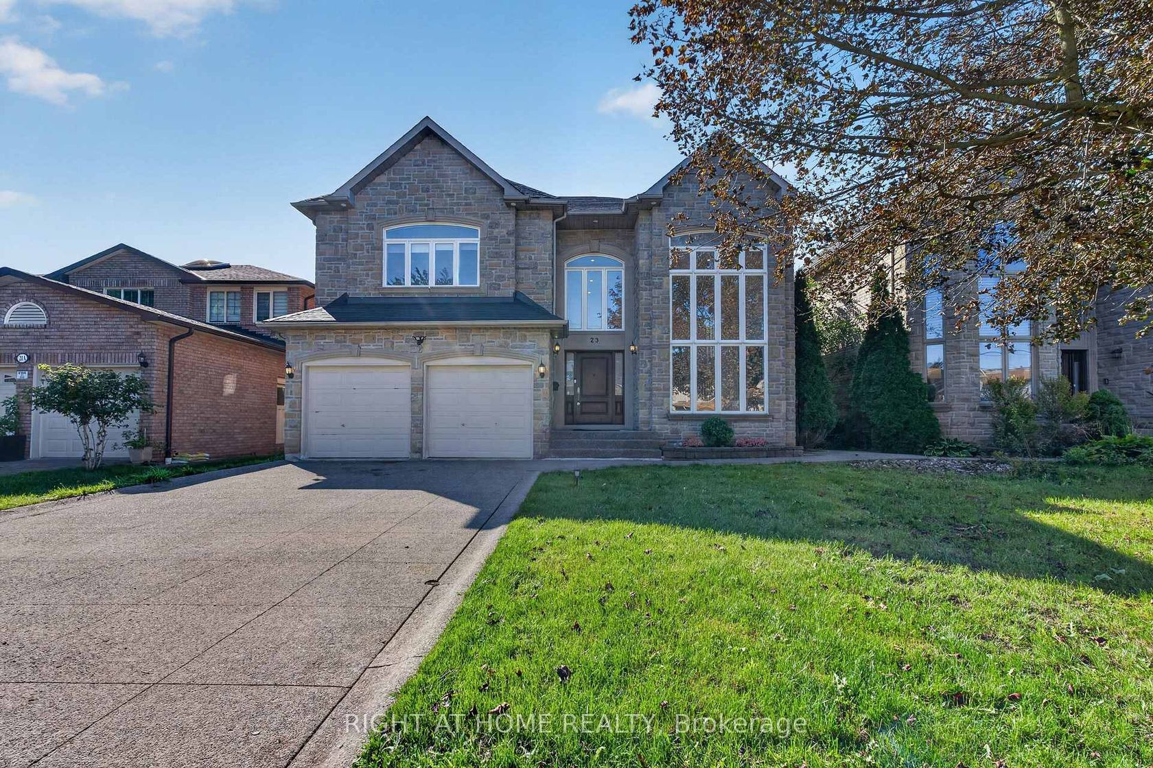 23 Mackay Drive, South Richvale, Richmond Hill photo number 2