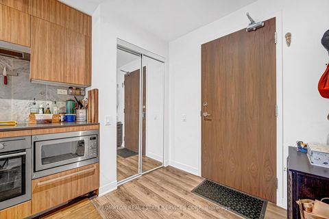 Photo 3 at 208 - 90 Queens Wharf Road, Waterfront Communities C1, Toronto