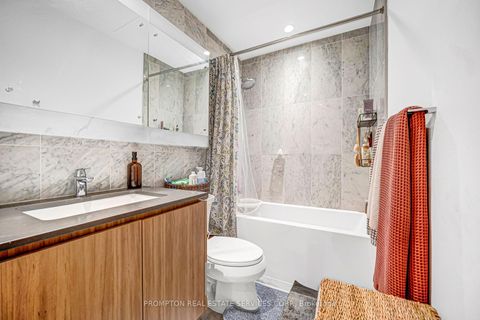 Photo 4 at 208 - 90 Queens Wharf Road, Waterfront Communities C1, Toronto