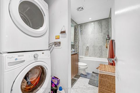 Photo 5 at 208 - 90 Queens Wharf Road, Waterfront Communities C1, Toronto