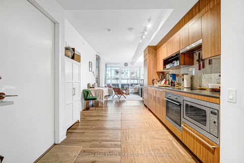 Photo 7 at 208 - 90 Queens Wharf Road, Waterfront Communities C1, Toronto