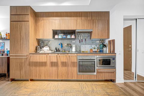 Photo 10 at 208 - 90 Queens Wharf Road, Waterfront Communities C1, Toronto