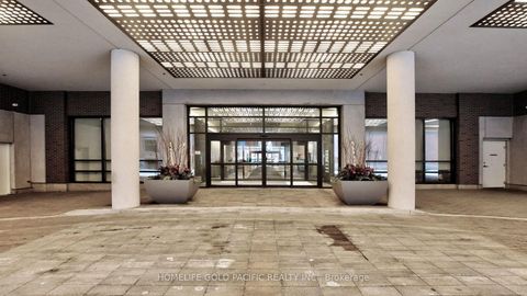 Photo 3 at 1718 - 460 Adelaide Street E, Moss Park, Toronto