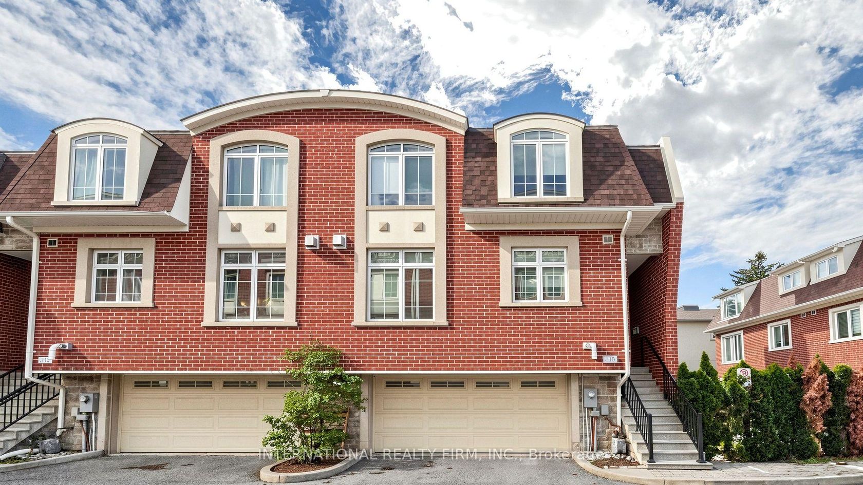 110 Lorraine Drive, Willowdale West, Toronto photo number 2