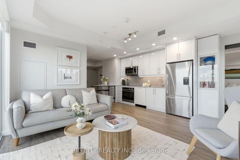 Photo 14 at 1006 - 1 Cardiff Road, Mount Pleasant East, Toronto