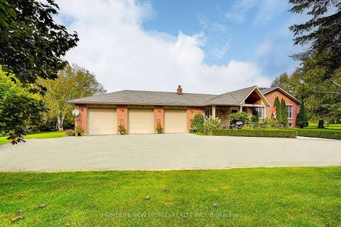 Photo 1 at 38 Audubon Way, Baldwin, Georgina