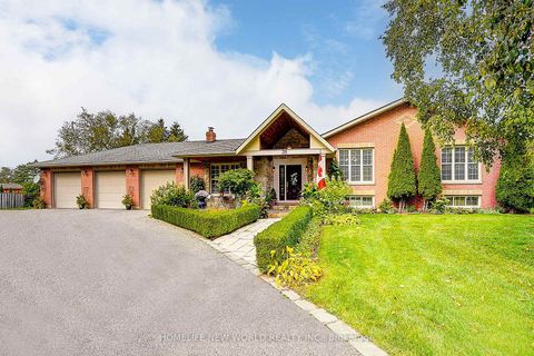 Photo 2 at 38 Audubon Way, Baldwin, Georgina