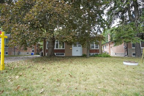 Photo 1 at 172 Colborne Avenue, Harding, Richmond Hill