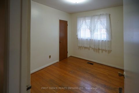 Photo 4 at 172 Colborne Avenue, Harding, Richmond Hill