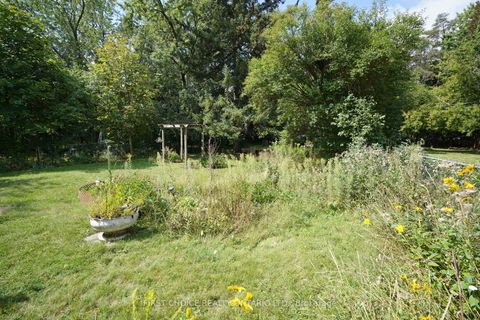 Photo 10 at 172 Colborne Avenue, Harding, Richmond Hill