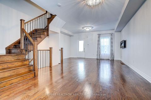 Photo 8 at 11 - 10060 Keele Street, Maple, Vaughan