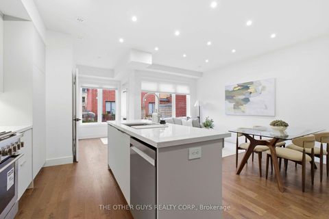 Photo 9 at 18 - 9R Clintwood Gate, Donalda, Toronto