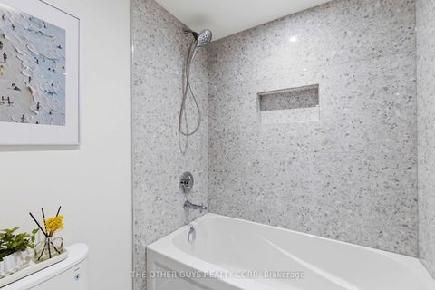 Photo 21 at 18 - 9R Clintwood Gate, Donalda, Toronto