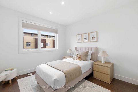 Photo 22 at 18 - 9R Clintwood Gate, Donalda, Toronto