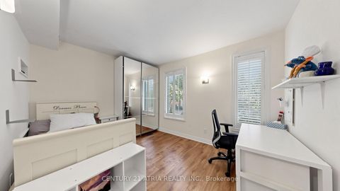 Photo 11 at 46 Belmont Street, Annex, Toronto