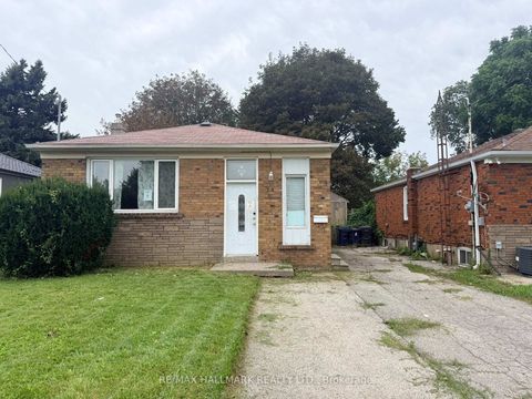 Photo 1 at 14 Lombardy Crescent, Kennedy Park, Toronto