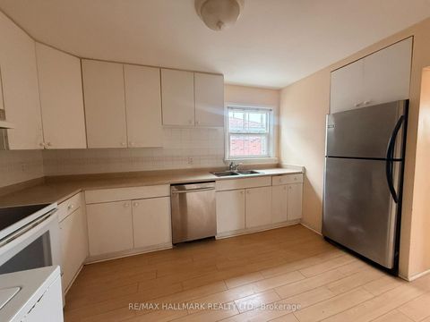 Photo 4 at 14 Lombardy Crescent, Kennedy Park, Toronto