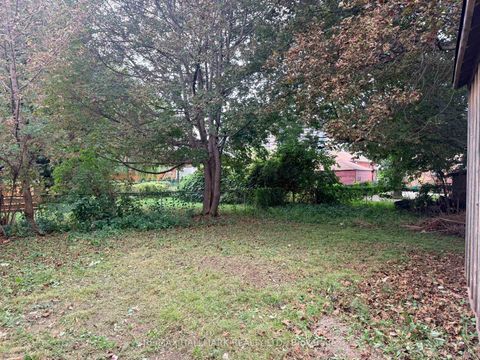 Photo 17 at 14 Lombardy Crescent, Kennedy Park, Toronto